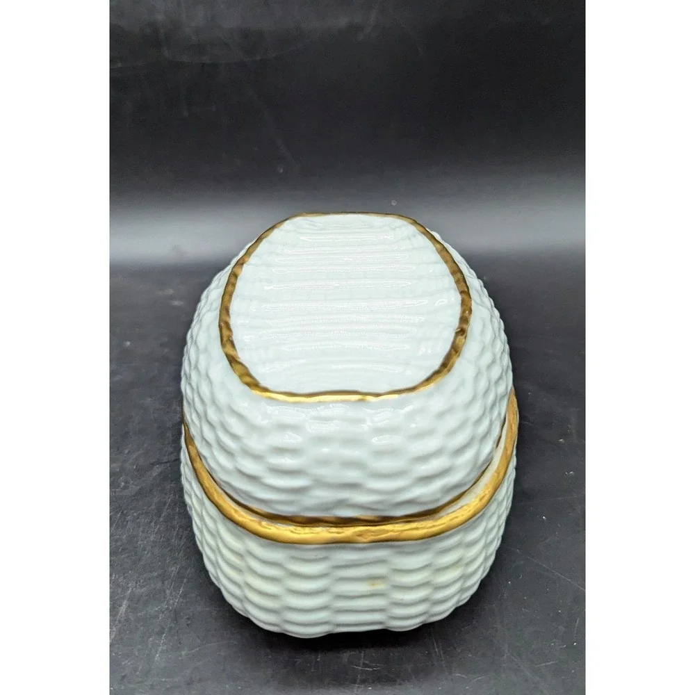 Vintage‎ Limoges Porcelain Basketweave Trinket Dresser Box While 5.25